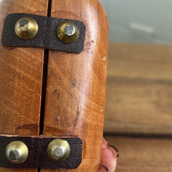 Vintage wood and leather crossbody - Picture 14 of 17